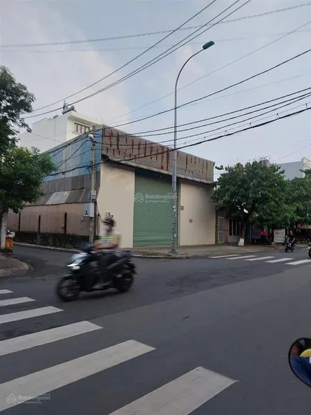 400m2 đất góc 3 mặt tiền sau lưng trường cấp 3 nguyễn hữu cầu 40tr/m2