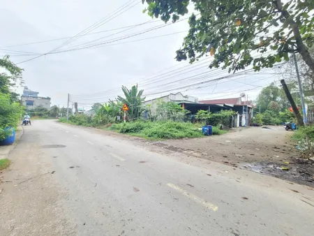 Bán lô góc 11x29.5m, hẻm thông ĐT. 747A P. Thái Hòa, Tp. Tân Uyên gần tổ hợp FPT