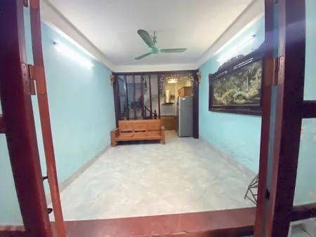 Cho thuê nhà ngõ 211 Vĩnh Hưng, 30m² x 5 tầng, 3PN, 4 WC, 10.5 Triệu/th