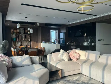 Gia đình em cần bán nhanh căn hộ 3pn tại chung cư hong kong tower giá 8.6 tỷ full nội thất
