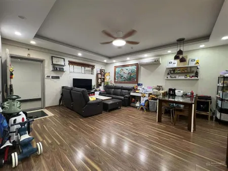 Chính chủ gửi bán căn imperia garden 9 tỷ 3n2w 79,5m2 full nt 0372 885 ***