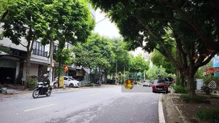 Chính chủ nhờ em ty bán đất khu đg, view thoáng trục chính, kinh doanh, giá tốt khu vực