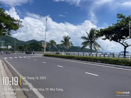 Bán lô đất view biển đường phạm văn đồng, chiều ngang 13,8m, giá 260 triệu /m2