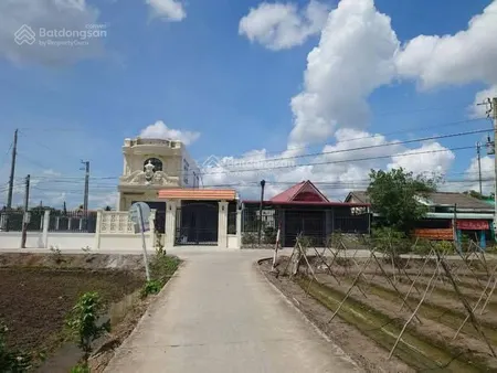 Bán 3400m2, có 1800m2 thổ nhựt chánh, bến lức