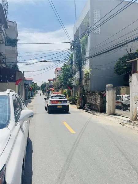 Cần bán 125m2 trục kinh doanh đường uỷ ban đại độ võng la