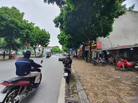 Bán mảnh đất siêu đẹp tại phố trường lâm,bv đức giang,oto tránh,vỉa hè,dt66m2,giá 14.65 tỷ.