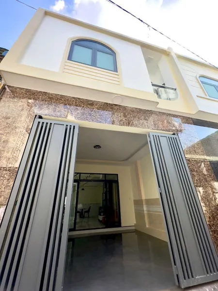 BÁN NHÀ LẦU HOÀN CÔNG NGAY TRUNG TÂM CHỢ CÂY XĂNG 26 TÂN PHONG BIÊN HOÀ.