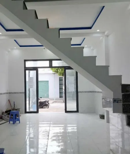 Nhà 1 lầu 1 tum, DT 148m² sàn, ngang 5m giá 2.5 tỷ Xã Long Cang