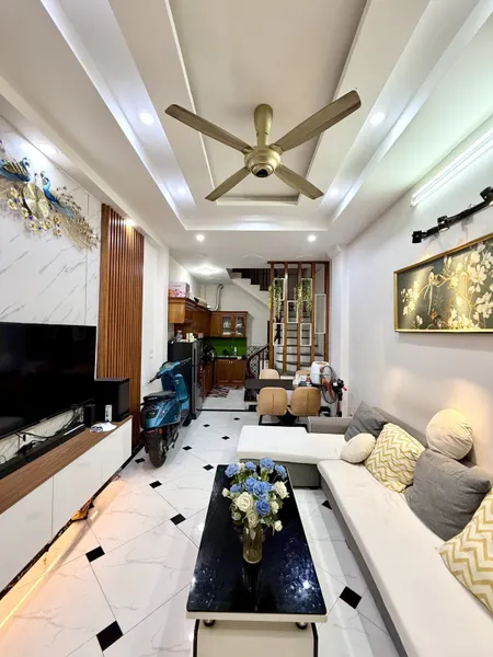 Bán nhà Trần Khát Chân 30/33m² ngang 3.5m giá 8.8 tỷ Phường Bạch Mai (LH: Zalo 0862299066)