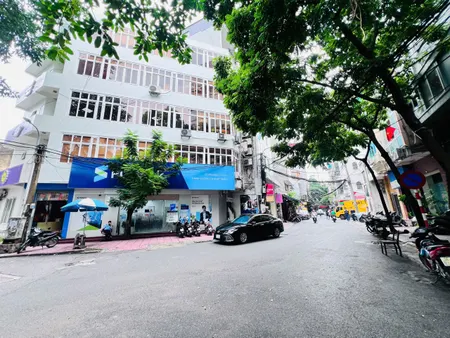 TÒA NHÀ 9 TẦNG BA ĐÌNH - VỊ TRÍ ĐẮC ĐỊA - DOANH THU GẦN 8.000 USD/THÁNG - HỢP ĐỒNG DÀI HẠN