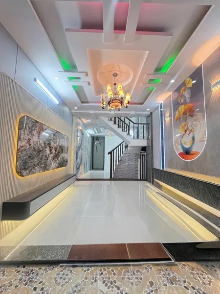 NHÀ 3 TẦNG TẶNG FULL NT, ĐƯỜNG LÂM THỊ HỐ SÁT BÊN SIÊU THỊ CHỢ HẠT ĐIỀU. SÁT VÁCH  HIỆP THÀNH CITY Q12