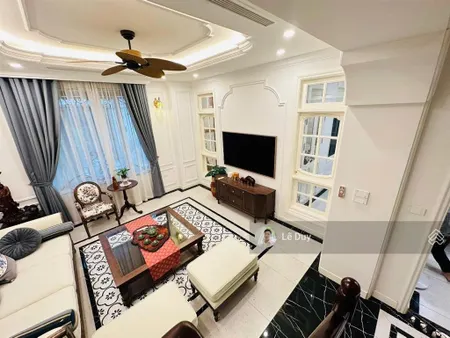 Bán nhà phố thái thịnh, quận đống đa. 101m2x5tầng. ngõ thông. 5m ra oto, full nội thất. giá 18 tỷ.