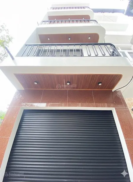 Nhà đẹp dân xây, hàng xóm aeon long biên, 1 nhà ra ôtô tránh. 34m2, 6.4 tỷ