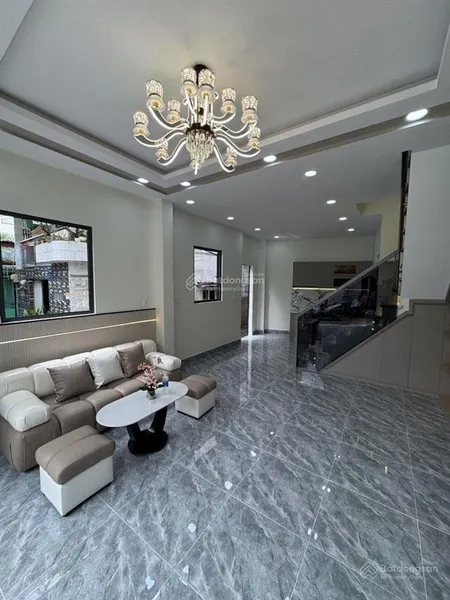 Nhà mới 3 tầng 40m2 3pn đường xe tải thông ngay chợ phú lâm bà hom q6