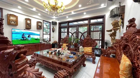 Cần bán gấp biệt thự an vượng villa b02 dt 180m2 4 tầng thang máy full nội thất siêu vip