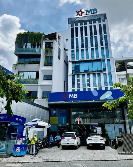 Bán tòa nhà mới xây 100% ngay mặt tiền quang trung 9x31m hầm 7 tầng hđt 230 tr/th giá 65 tỷ