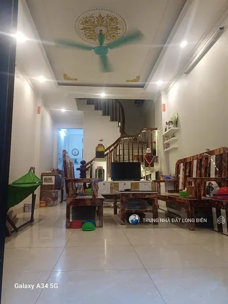 Chính chủ bán gấp căn nhà dân xây cự khối ô tô thông 42m2 x 3 tầng giá hơn 4 tỷ