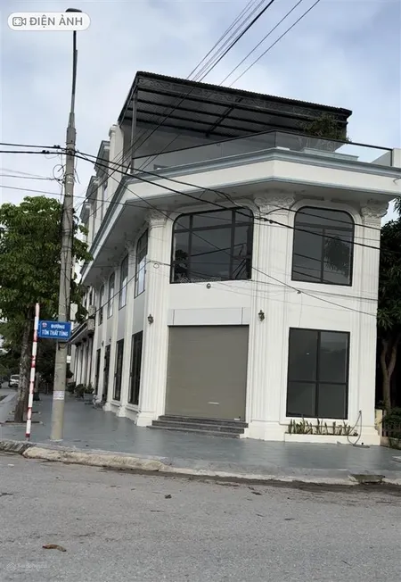 Bán nhà ngay sau bệnh viện đa khoa quốc tế đồng văn diện tích 130 m2 mặt sàn, nhà 3 tầng