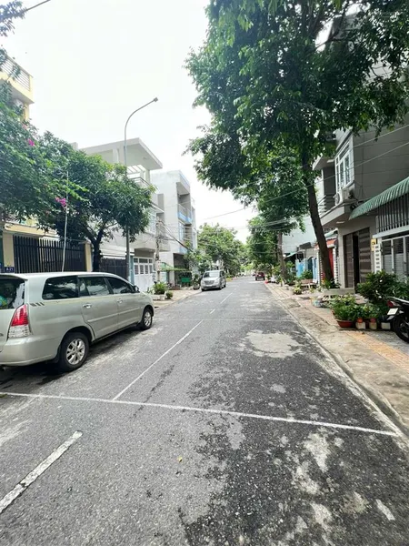 Bán nhà 1 trệt 3 lầu đường hồ quý ly. tp vũng tàu. s=98m2. 0914 653 ***