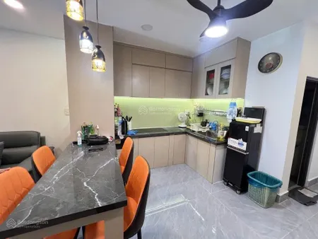 Bán nhà mới tinh 2 tầng hxh, dt 57,4, giá bán 6tỷ nhỉnh. kết ra đường lê văn việt