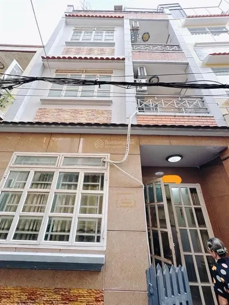 Nhà đoàn văn bơ q4 4 lầu đúc 30m2 5x6m ko qh chỉ 4 tỷ nhỉnh