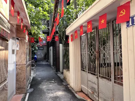 Trung tâm tây hồ 70m 5 tầng thang máy full nội thất ngõ thông thoáng mát quanh năm