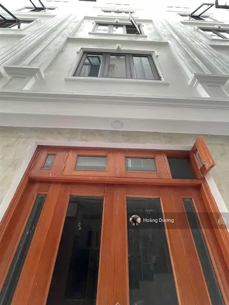 Chỉ hơn 5 tỷ nhanh tay. nhà 5 tầng. gần chợ nghĩa lộ, bx yên nghĩa. oto sát cửa. gần đh phenika,