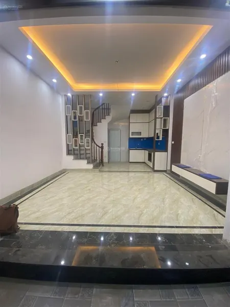 Nhà đẹp 5 tầng hà đông, gần đh đại nam, mt 4.5m, ô tô cách chỉ 10m, giá 5.3 tỷ