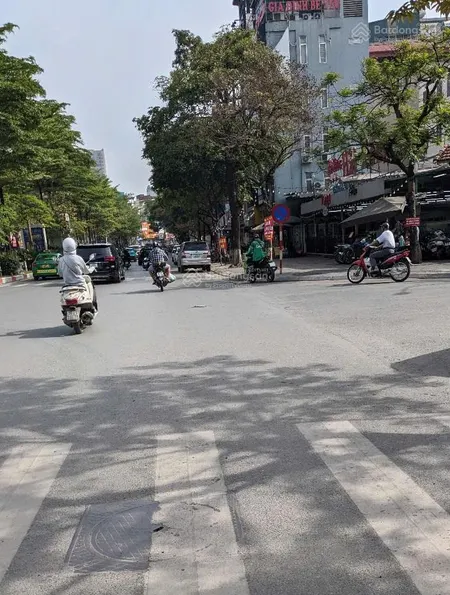 Bán gấp siêu phẩm cầu giấy, ô tô đỗ cửa, mặt tiền 5m, giá nhỉnh 12 tỷ
