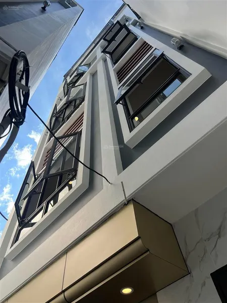 Cần bán nhà lạc long quân 71m2 5 tầng mt 6m 11.5 tỷ
