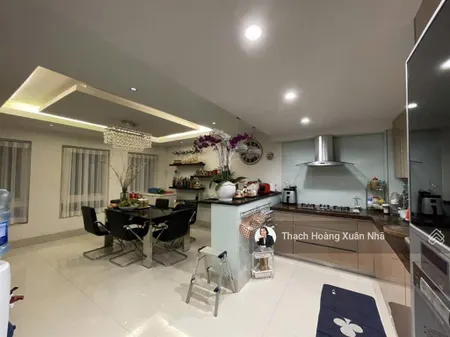 Cực hiếm! ngang khủng 10m, có sân vườn nam kỳ khởi nghĩa, q3 dt 10,5x12m 5 tầng chỉ 23 tỷ