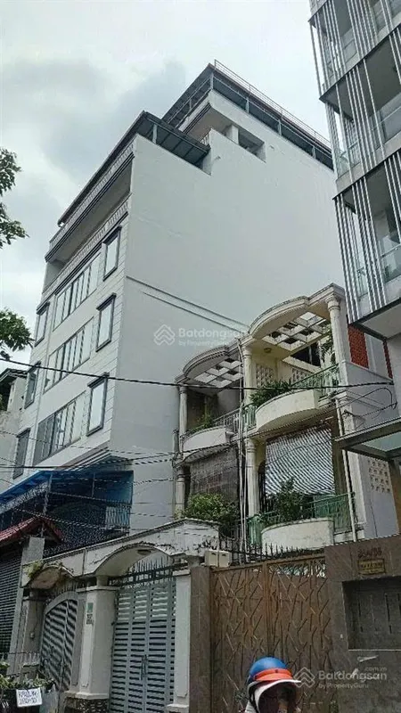 Bán nhà 200m²(9x22m), trung tâm phú nhuận, khu vip đường trần hữu trang, phường 10, 3 tầng, 49,9 tỷ