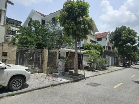 Biệt thự lô góc văn phú mặt tiền thênh thang ô tô thang máy kinh doanh 114 m2 giá 33,5 tỷ