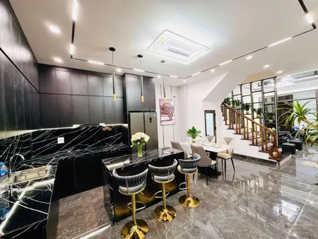 Hiếm bạch mai, 39m ra phố, 3 gác tránh, full nội thất, 32m5t 6.8 tỷ