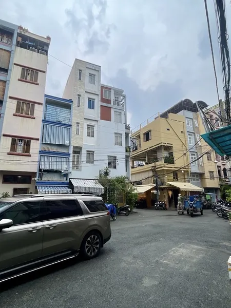 Bán nhà 3 TẦNG 2 MẶT HXH Thành Thái Q, 10 Phường Hòa Hưng