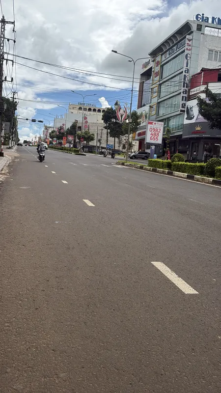 Đất mặt tiền Nguyễn Tất Thành - gần ngã tư Ngọc Sê