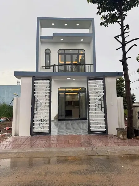 NHÀ LẦU NGAY TRUNG TÂM TÂN TRIỀU MỚI