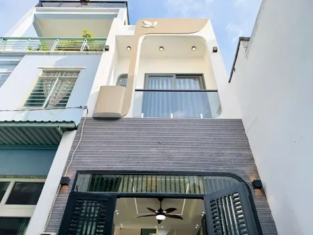 Bán nhà giá ngộp DT 45m2 Lê Quang Định, P11, Bình Thạnh giá chỉ 2tỷ150tr. Nhà Sổ Hồng Riêng