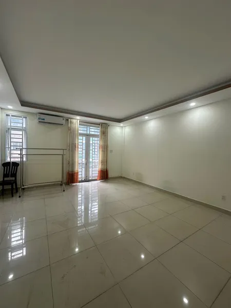 Cho thuê nhà phố Unitown Thành Phố Mới Bình Dương. Đối diện cổng Vsip2