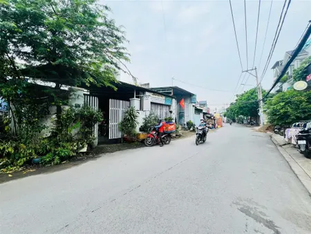 64tr/m2 mặt tiền kd ngay đình phong phú 200m2 ngang bề thế 7.4m 13.5 tỷ