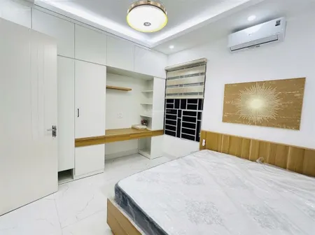 Bán đất phố phạm văn đồng, cầu giấy, 10m ra mặt phố, 112m mt 7,8m 19,5 tỷ cạnh startlake, xây ccmn