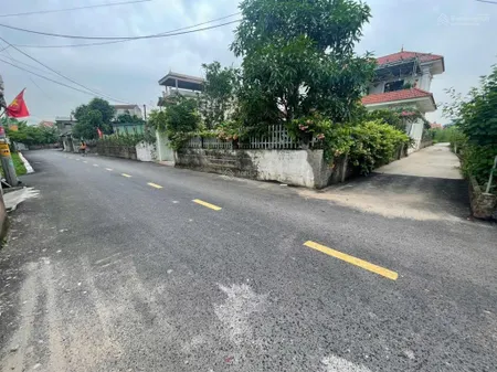 Siêu phẩm xóm 2 chợ chương dương. dt . 63.9m2 . mt 5.5m. nở hậu đón lộc đường trước đất 3m.