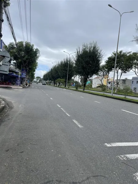 Bán lô góc duy nhất mặt tiền đường mê linh, dt 284m2 thông biển giá chính chủ. 0911 720 ***
