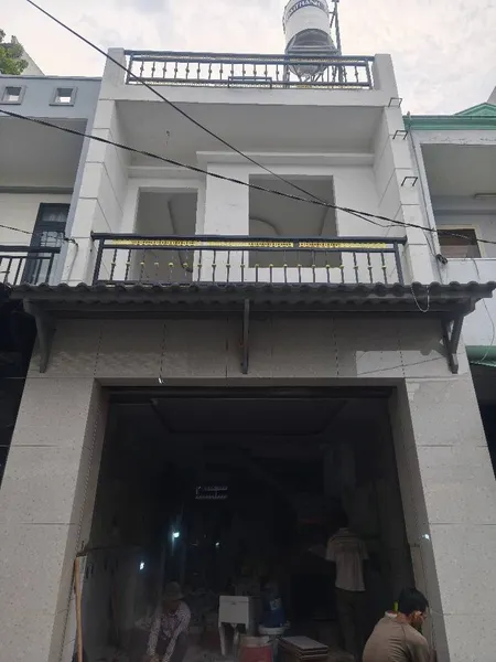 NHÀ 2 TẦNG MỚI XÂY MỚI - 2 MẶT HẺM XE HƠI - KHU VIP LÊ VĂN QƯỚI