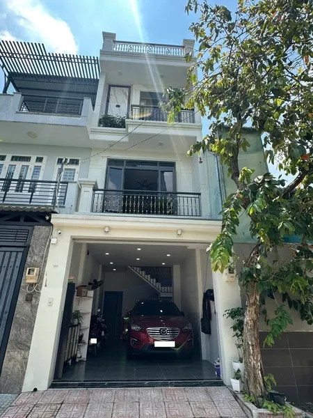 Nhà đẹp  Full nội thất  –Đường số 6 Gần Vinhomes Grand Park Q9 - 3 lầu Giá 5.9 tỷ TL