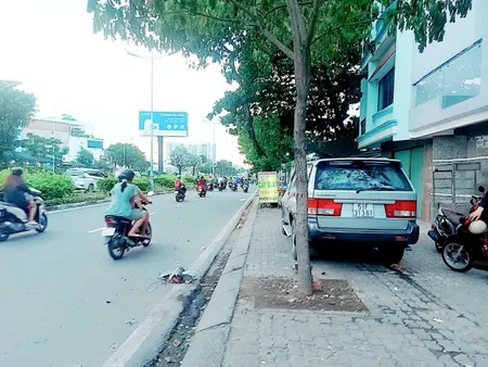 Bán nhà mặt tiền đường rộng 12m kinh doanh bb. nhà 1 trệt 3 lầu