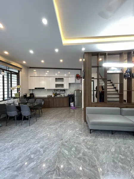 BÁN NHÀ GÓC PHƯỜNG CAO XANH,QUẢNG NINH