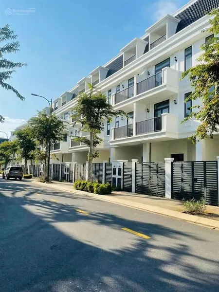 Chính chủ gửi bán căn lk 5x15.7m bắc giá 6.3 tỷ full thuế phí sang tên 0901 309 *** xem nhà