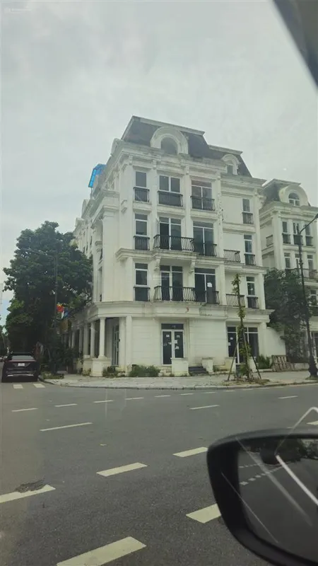 Cần bán biệt thư louis city đại mỗ.dt 190m2 căn góc
