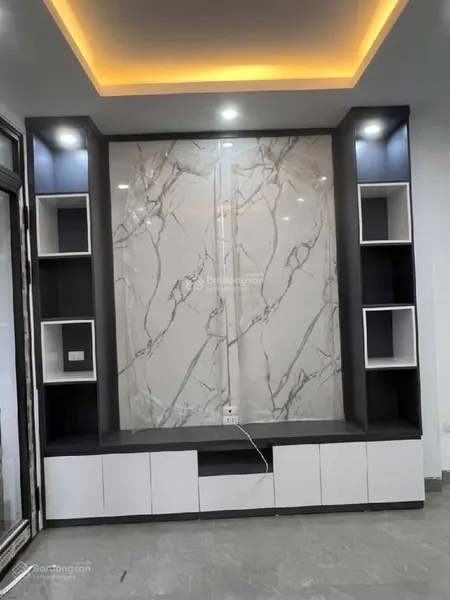 Bán gấp nhà phố thạch bàn, nhà mới nội thất đẹp, gần mặt phố, gần hồ mát mẻ dt 50m 5t hơn 7 tỷ
